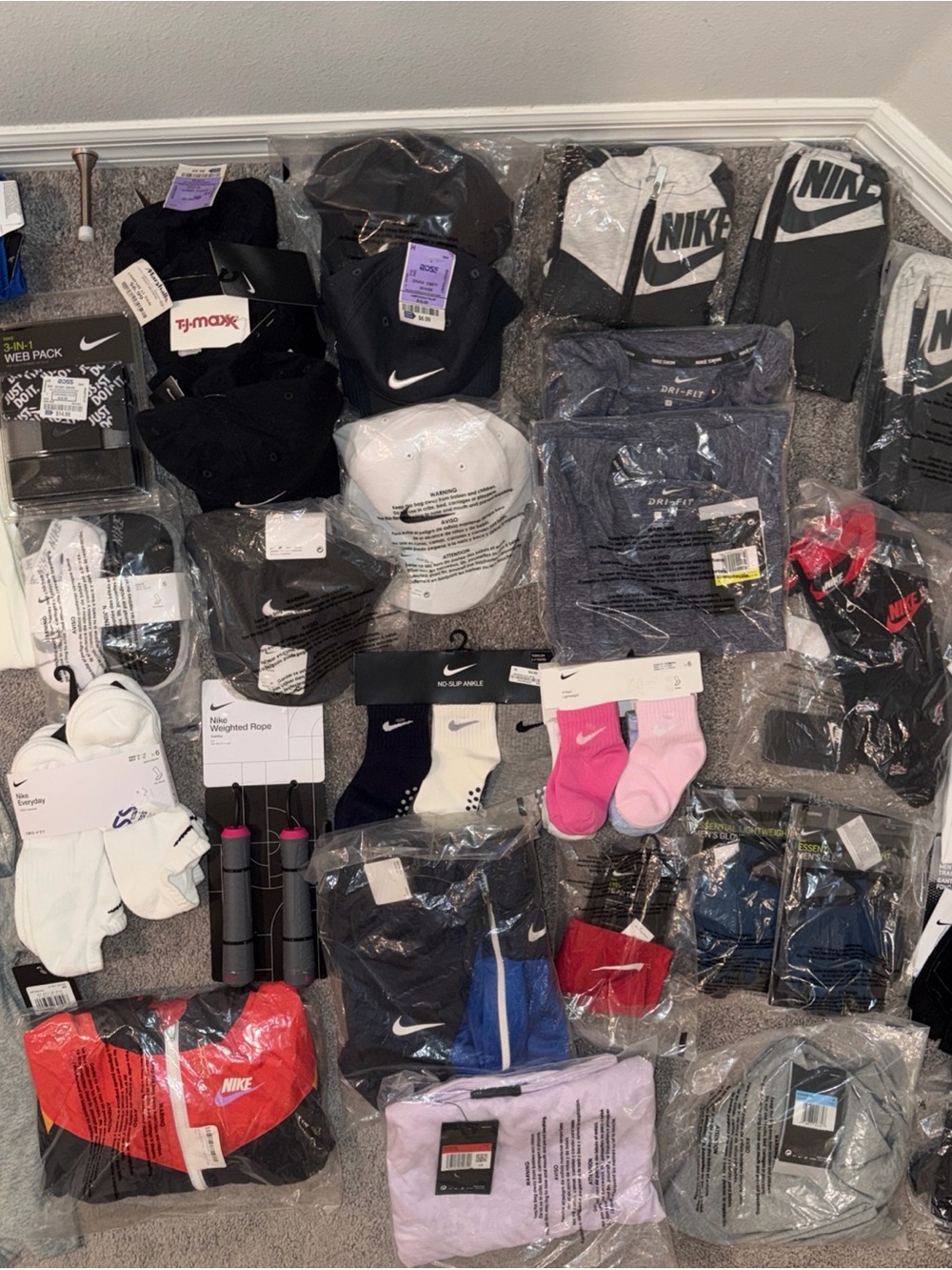 Nike Reseller Bundle. All ages and sizes. - Picture 8 of 10